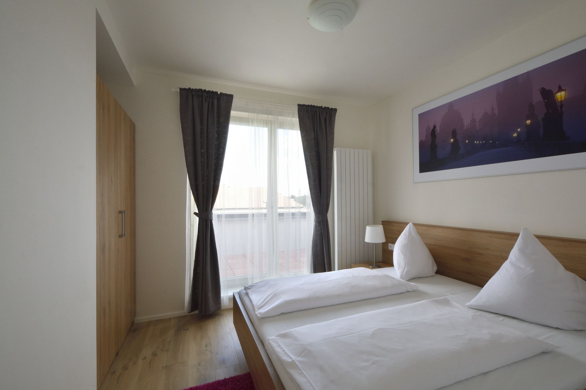 Фото Downtown Suites Belohorska