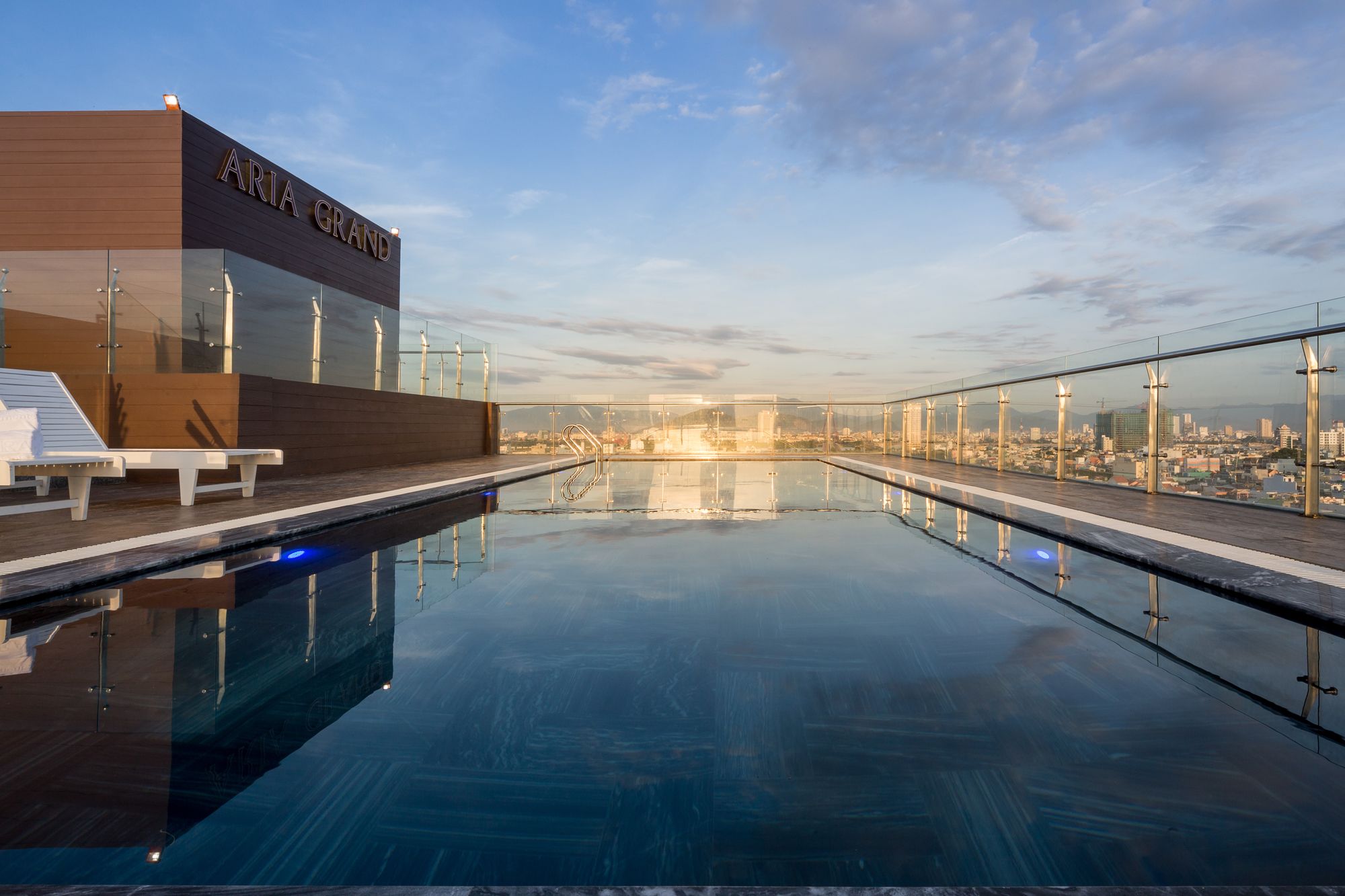 Фото Aria Grand Hotel & Apartments