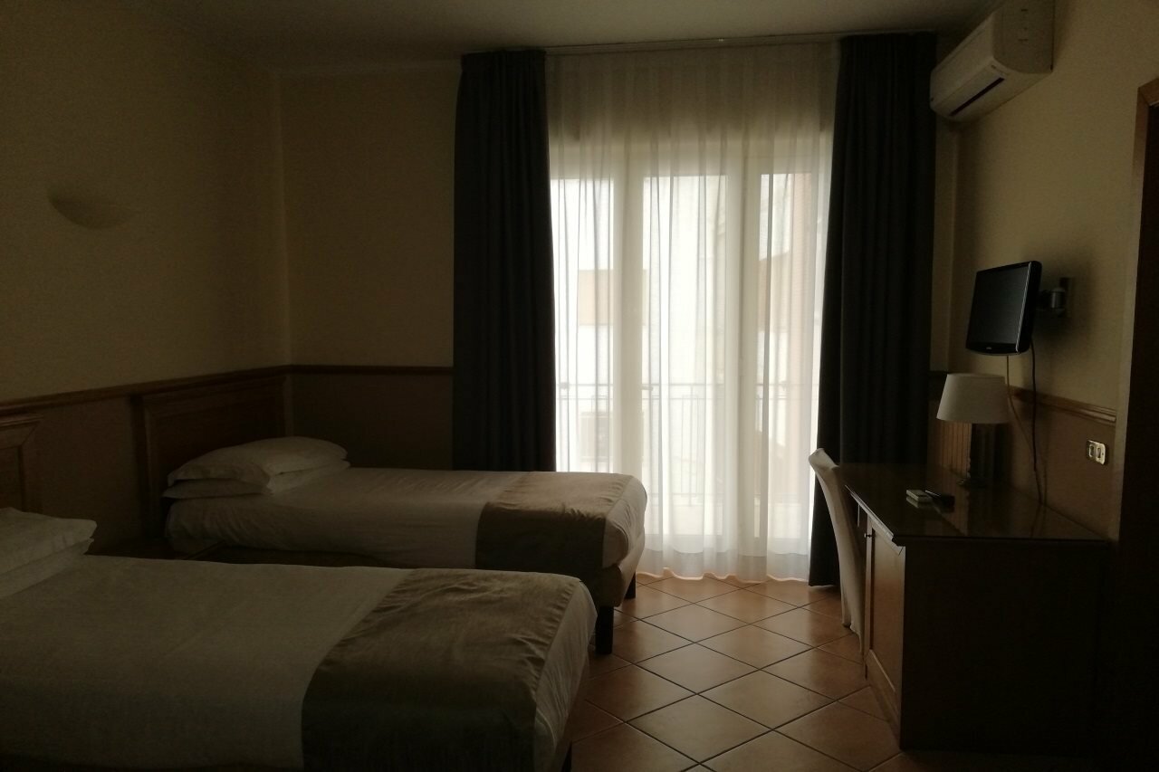 Фото Hotel Leopardi