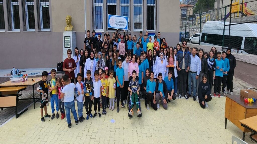 School İrfan Kaynak Middle School, Egirdir, photo