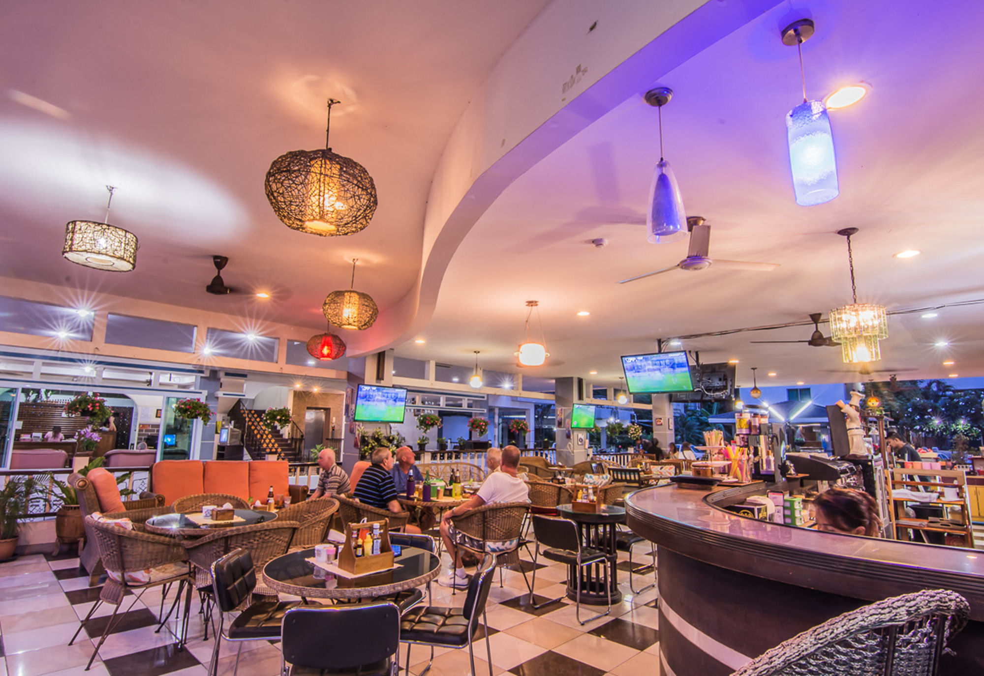 Фото Sutus Court 5