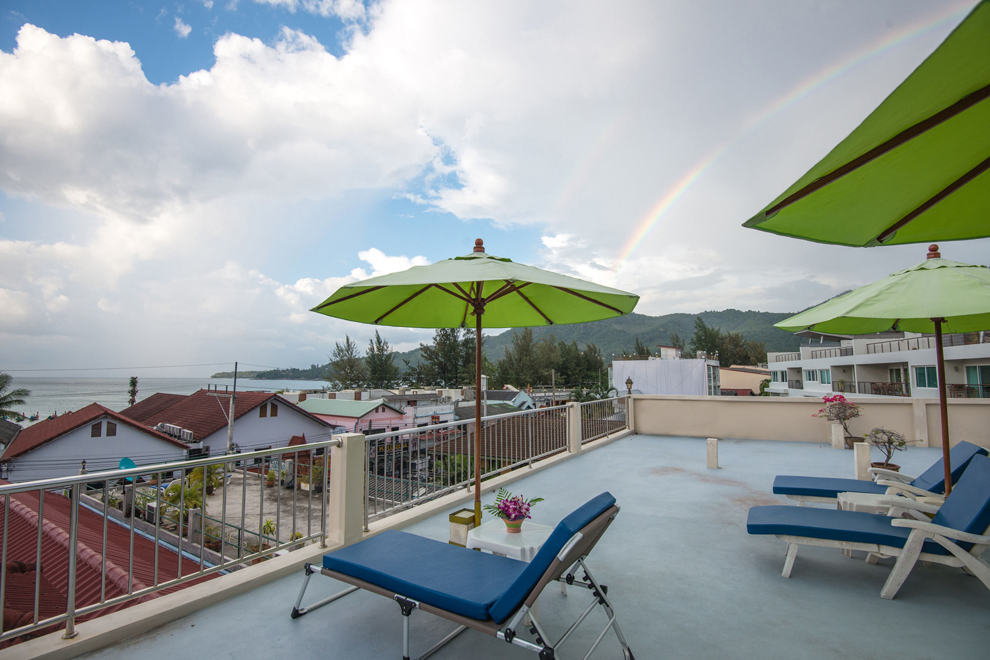 Фото At Kamala Hotel