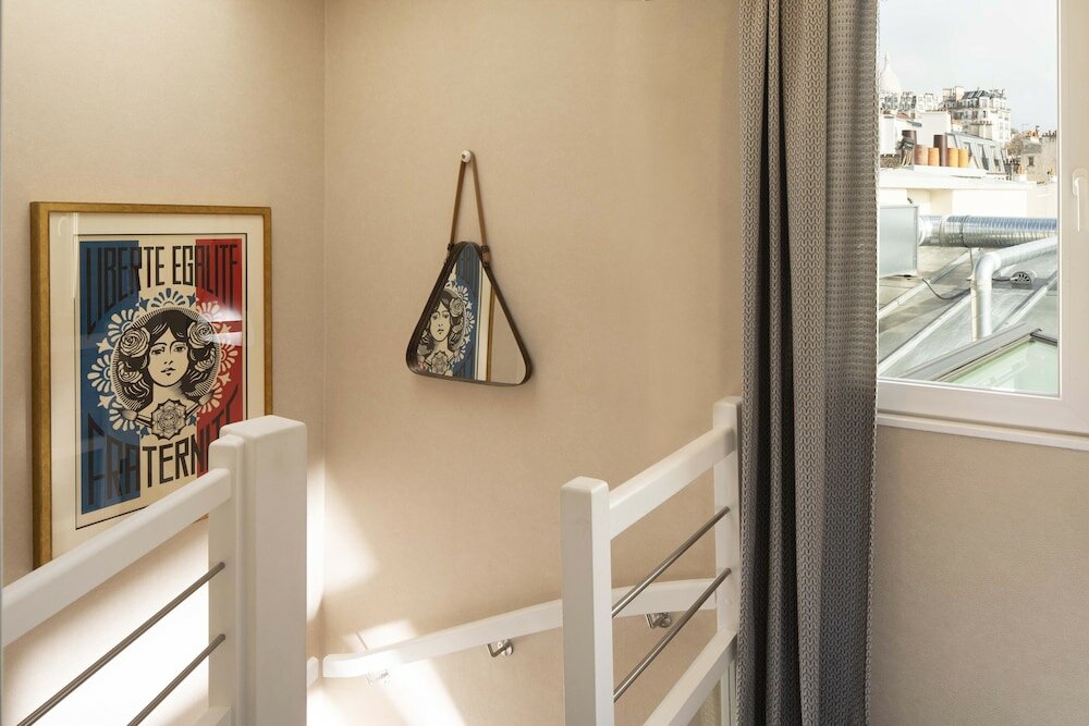 Фото Hotel Des Arts Paris Montmartre