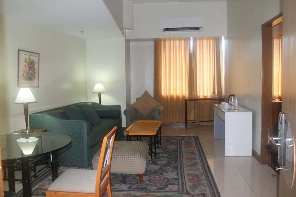 Фото The Pearl Manila Hotel