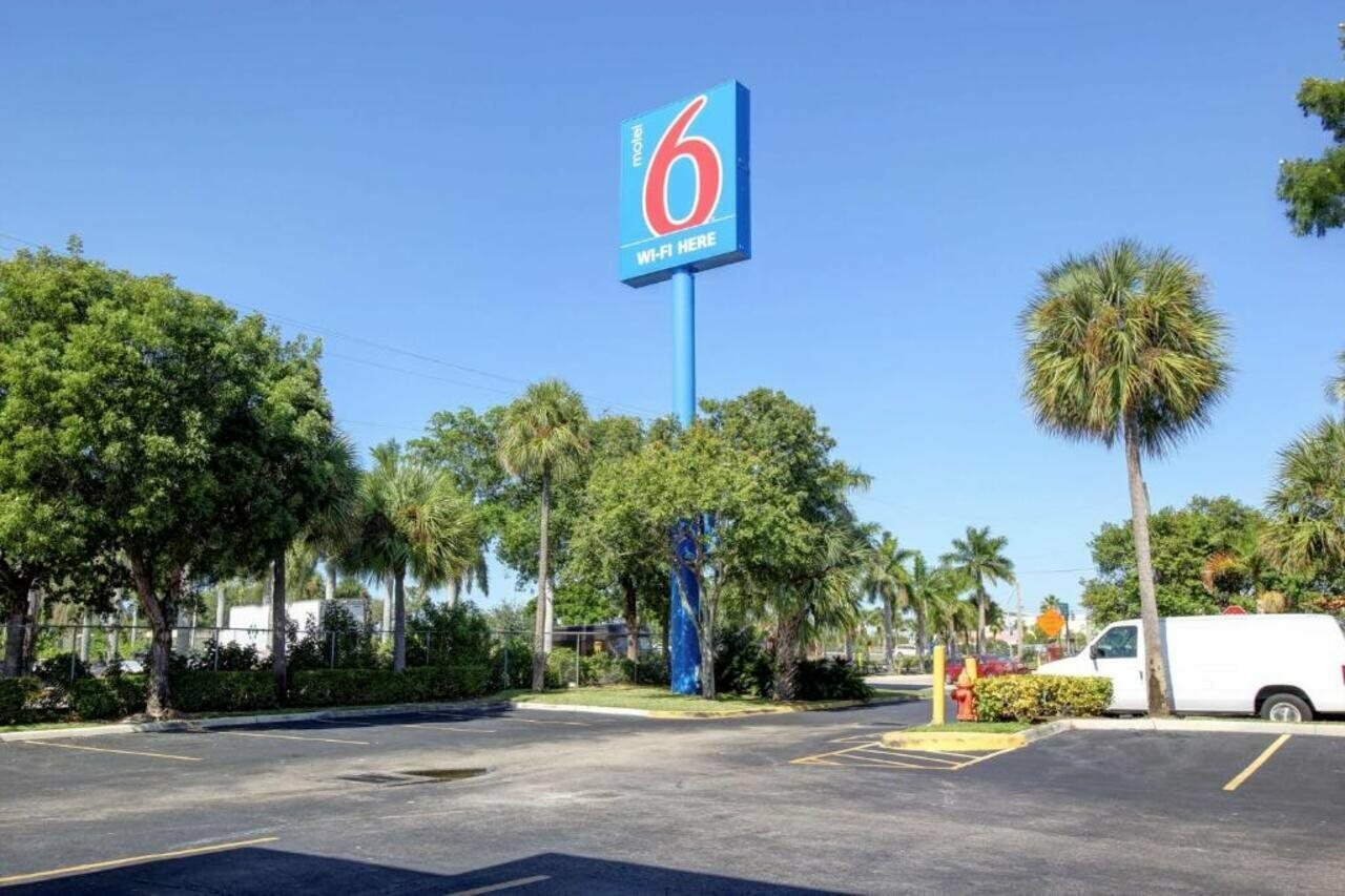 Фото Motel 6 Lantana, Fl