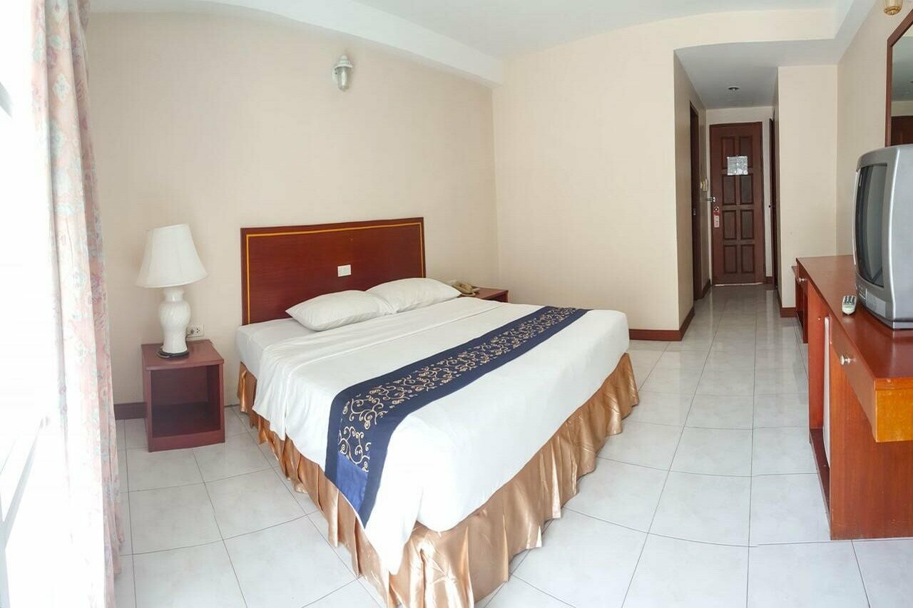 Фото Eastiny Place Hotel