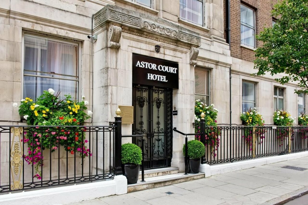Фото Astor Court Hotel