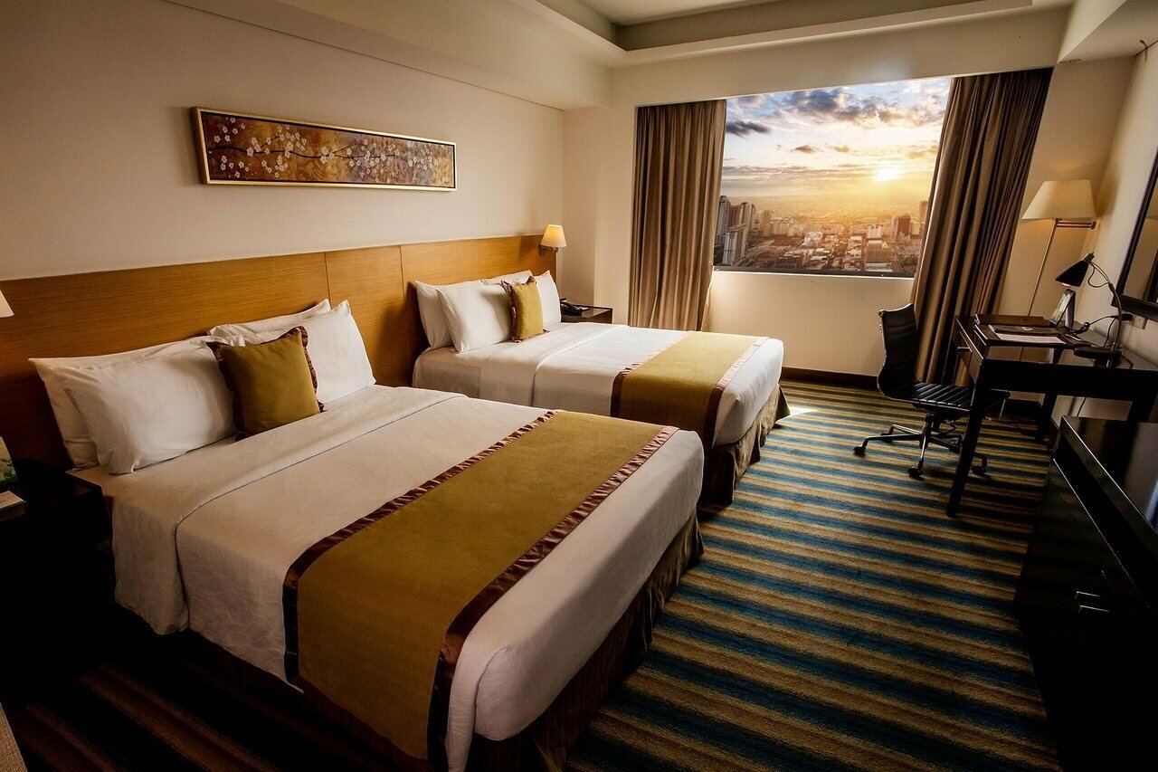 Фото Luxent Hotel