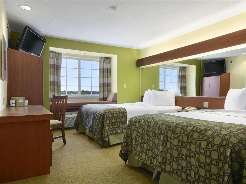 Фото Super 8 by Wyndham San Antonio Airport North