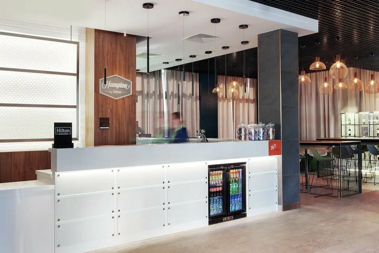 Фото Hampton by Hilton Ashford International