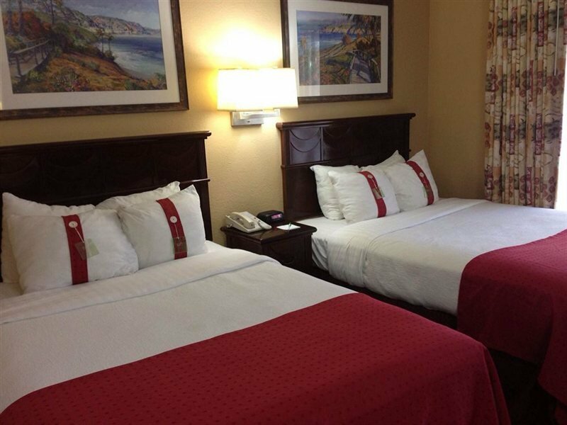 Фото Red Roof Inn Plus+ & Suites Tampa