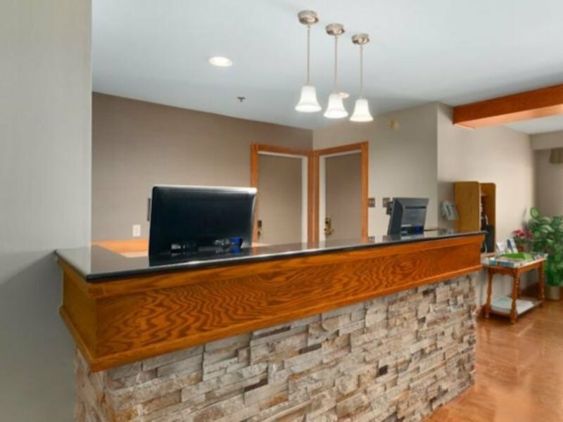 Фото Travelodge Suites by Wyndham Moncton