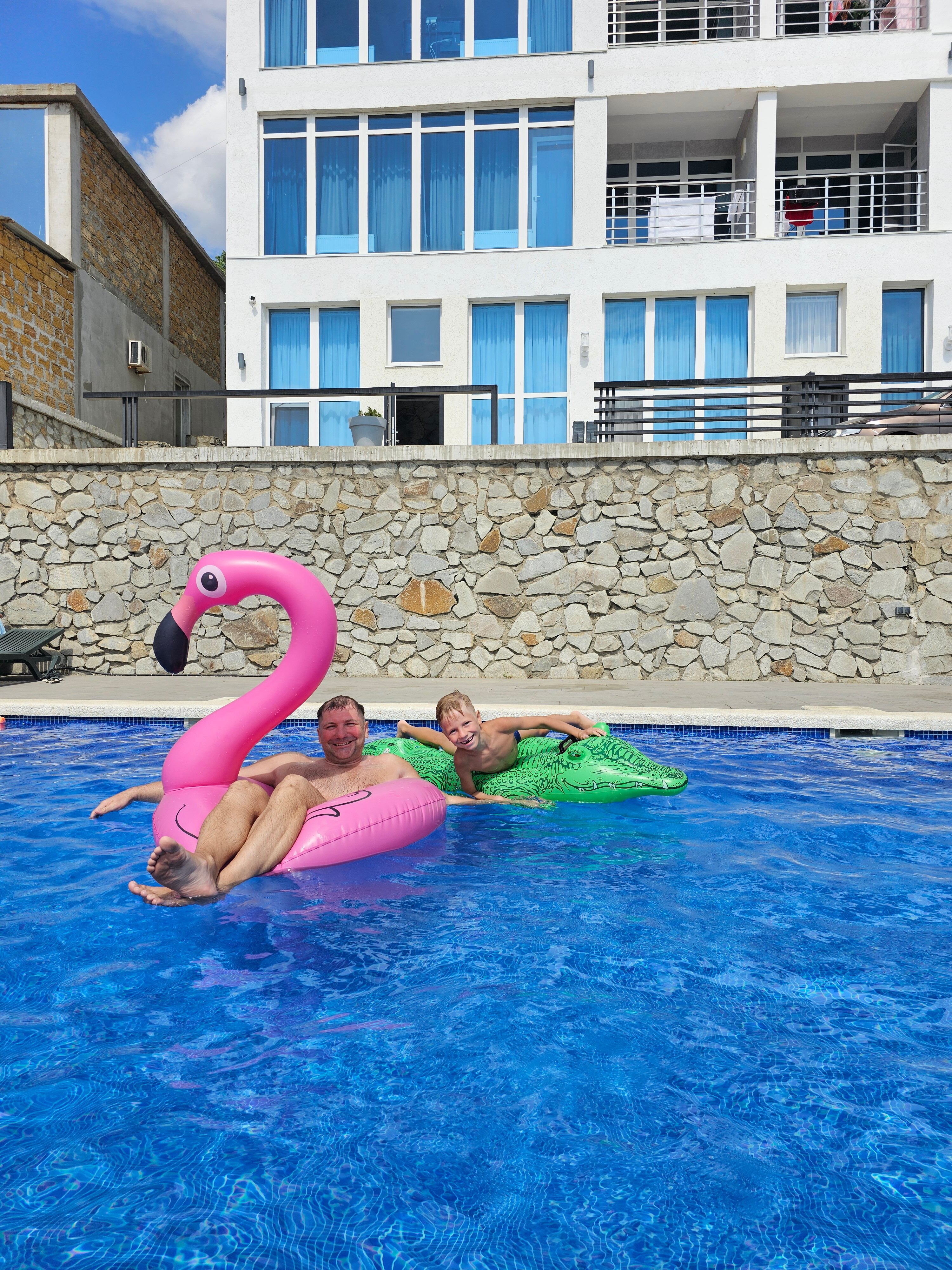 Фото Avalon Apartments