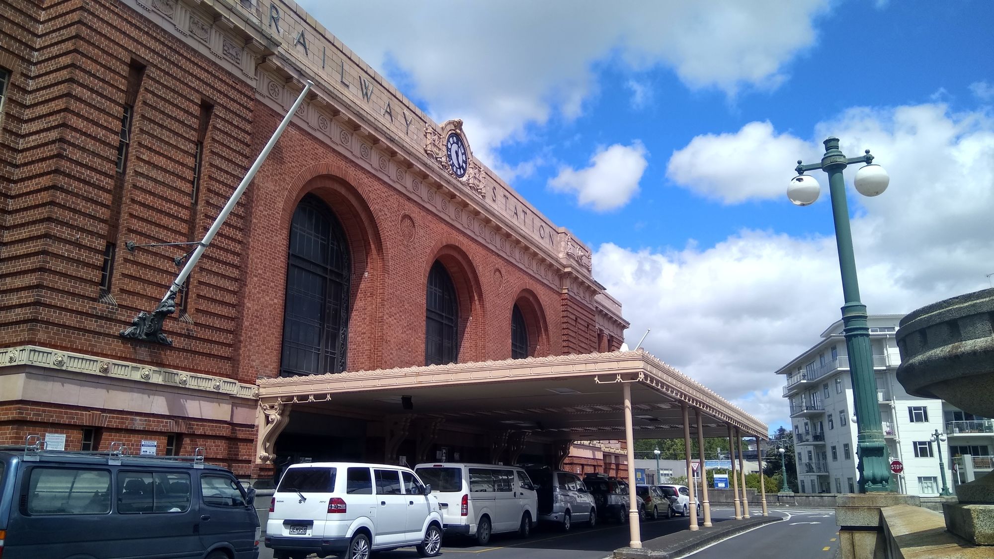 Фото Grand Central Serviced Apartments