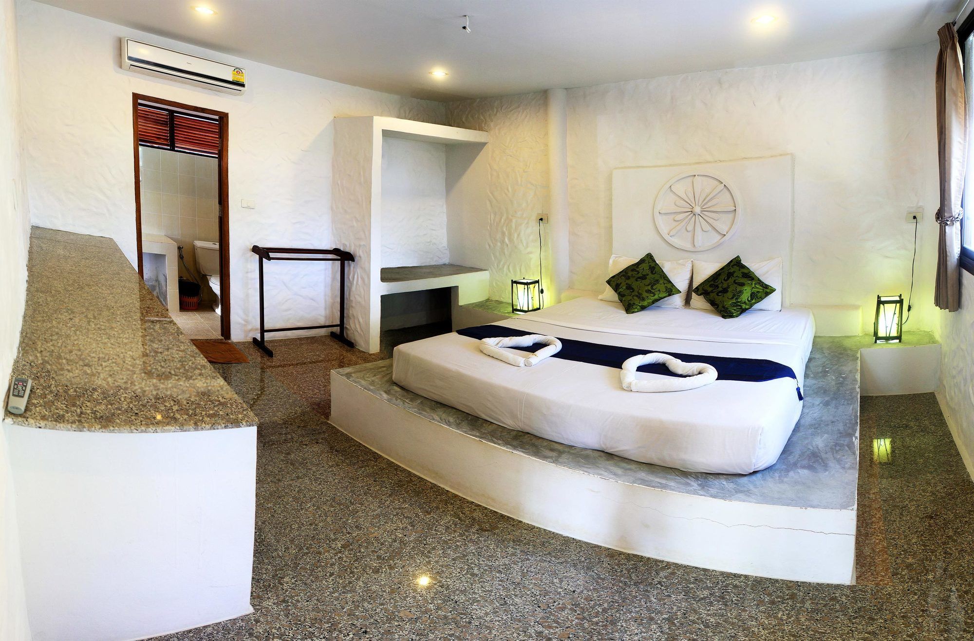 Фото Sabaii Bay Resort