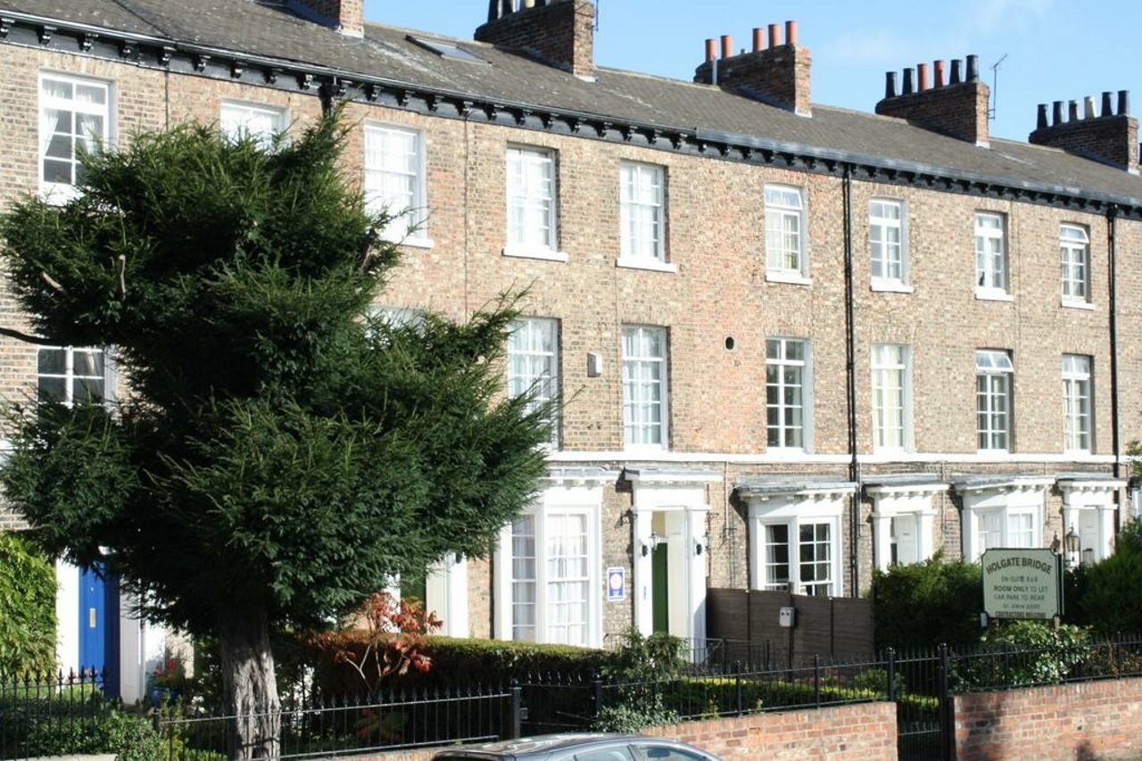 Фото Holgate Bridge