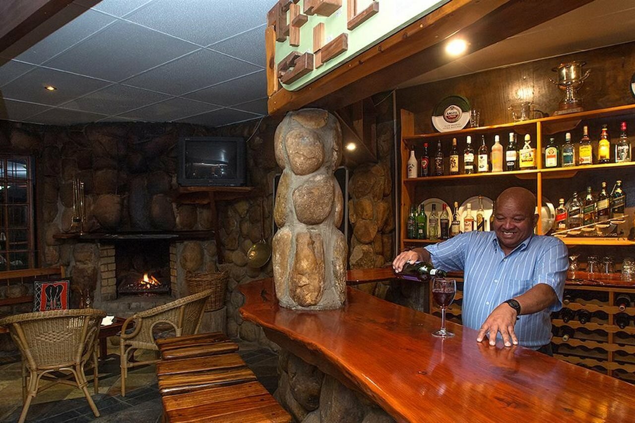 Фото Knysna Log-Inn Hotel
