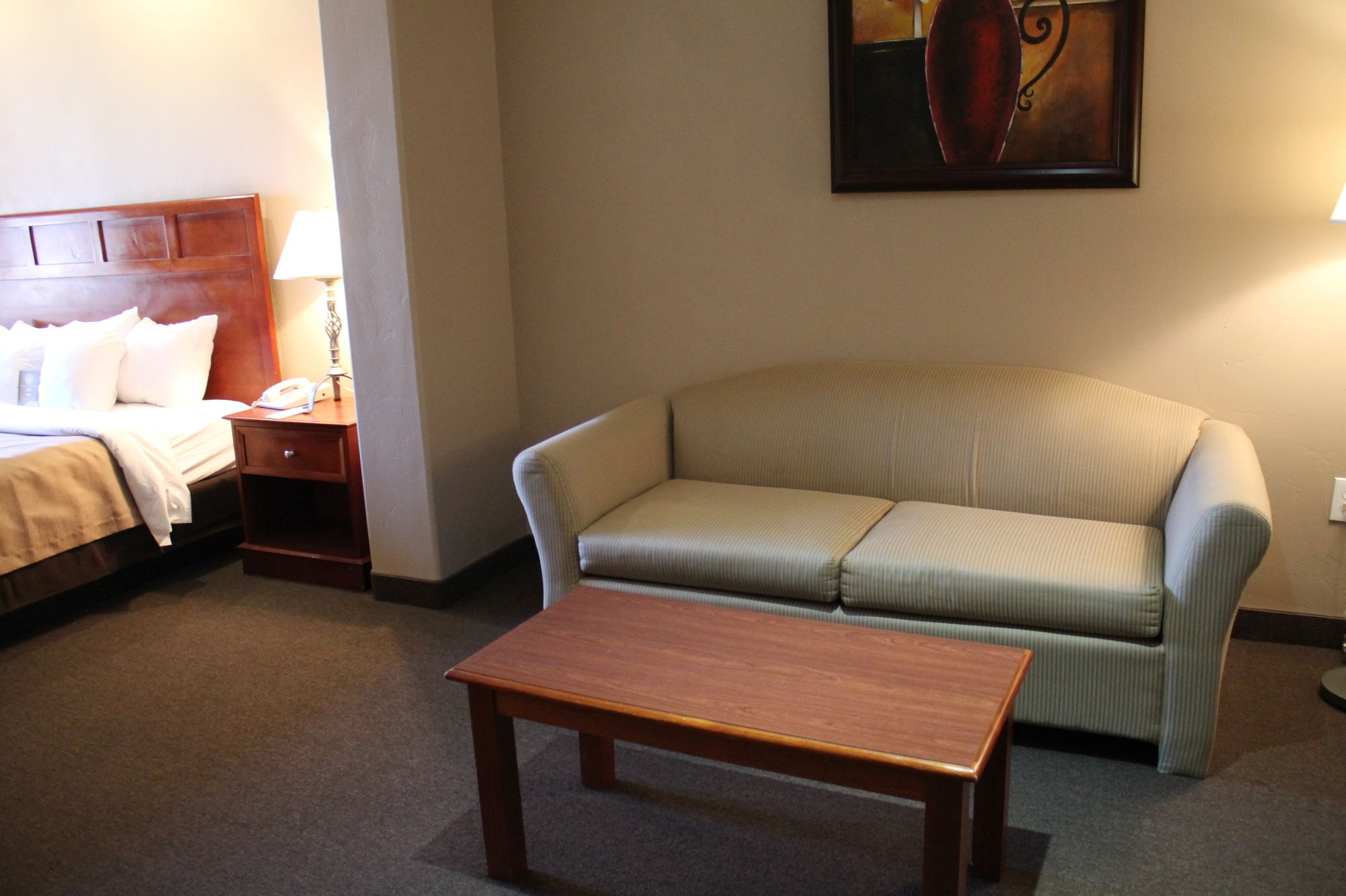 Фото Comfort Inn at Convention Center