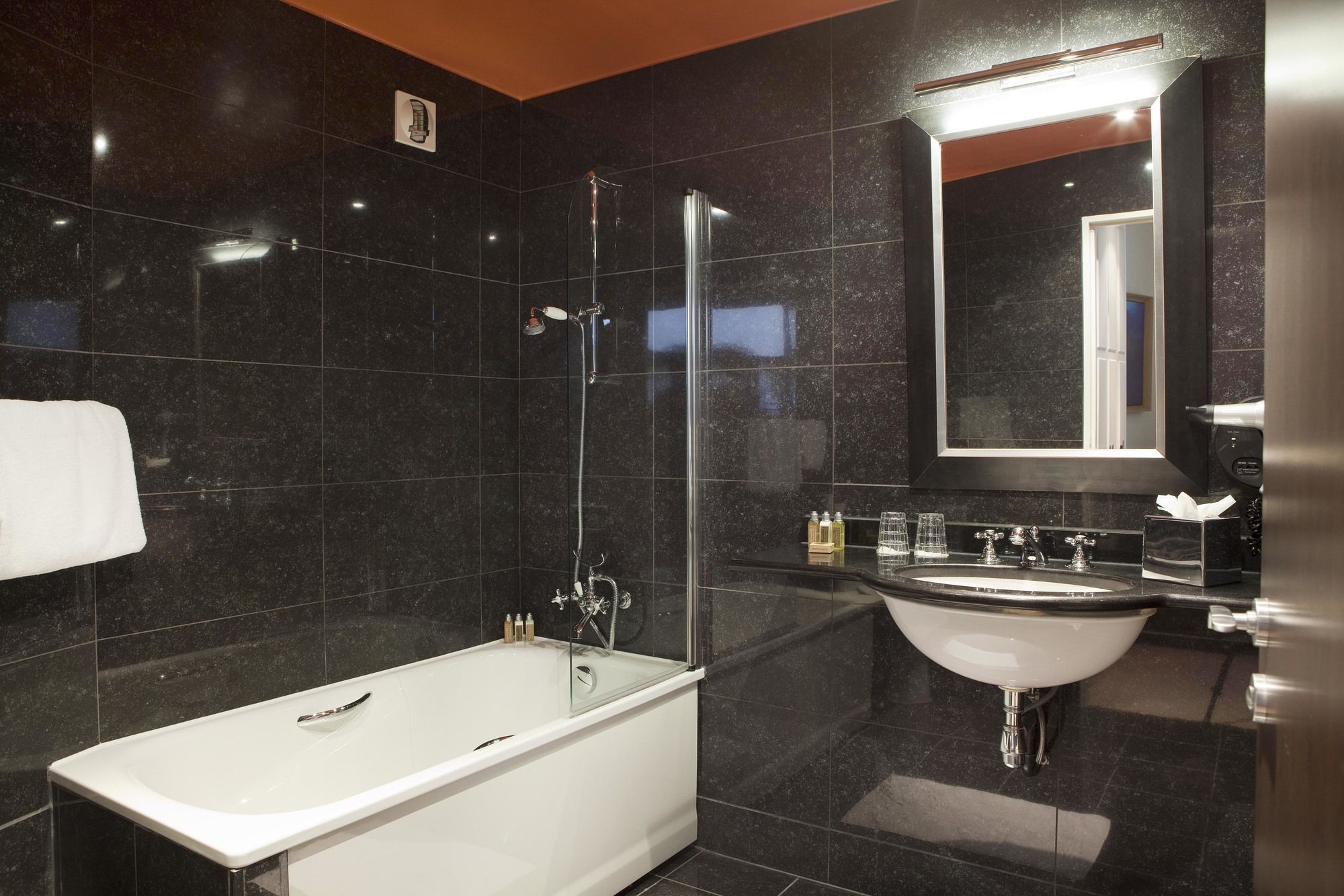 Фото Hôtel Le Sénat