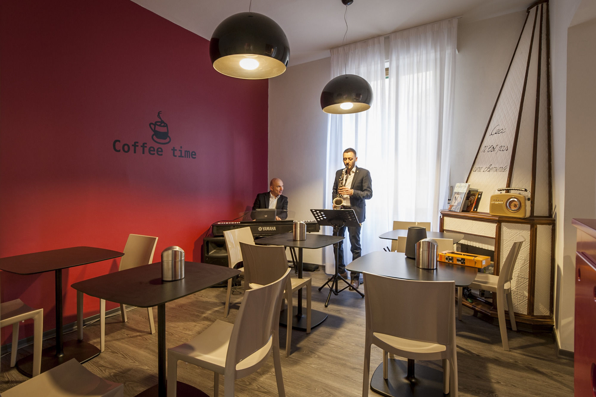 Фото отеля 2