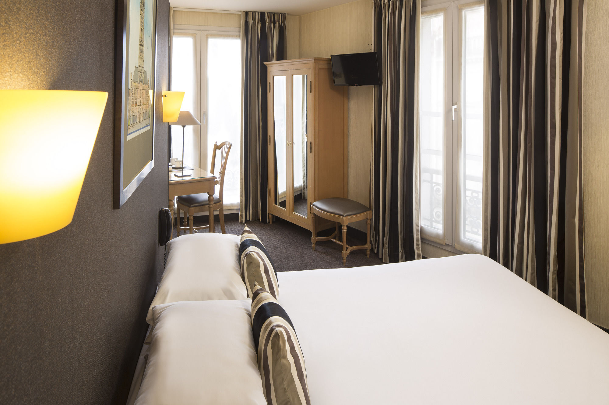 Фото Hotel Albert 1er Paris Lafayette