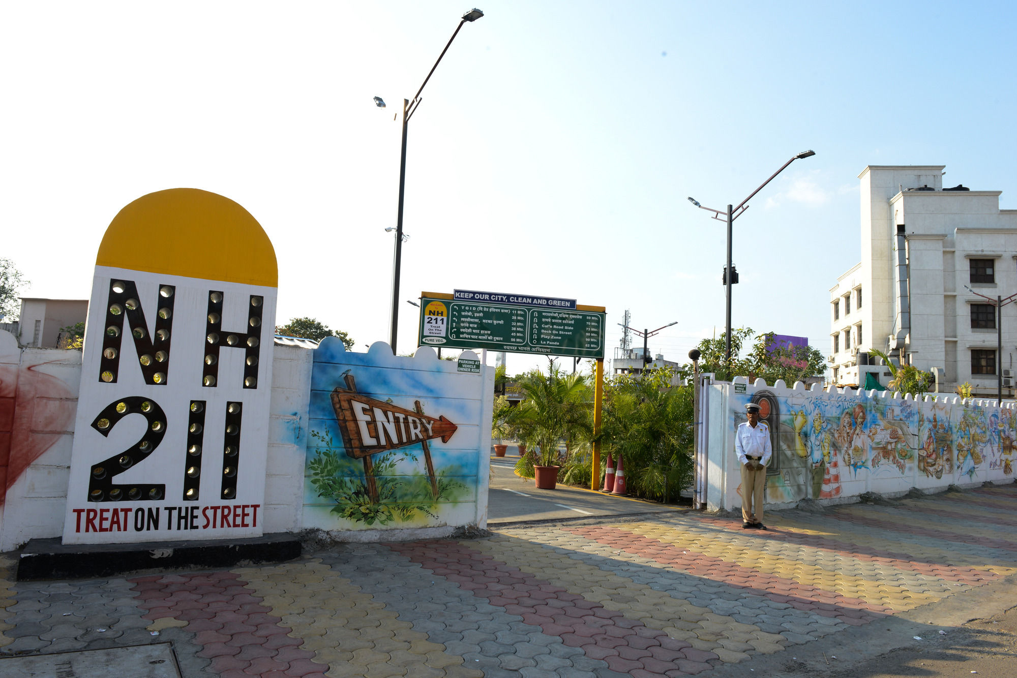 Фото The Manor Hotel