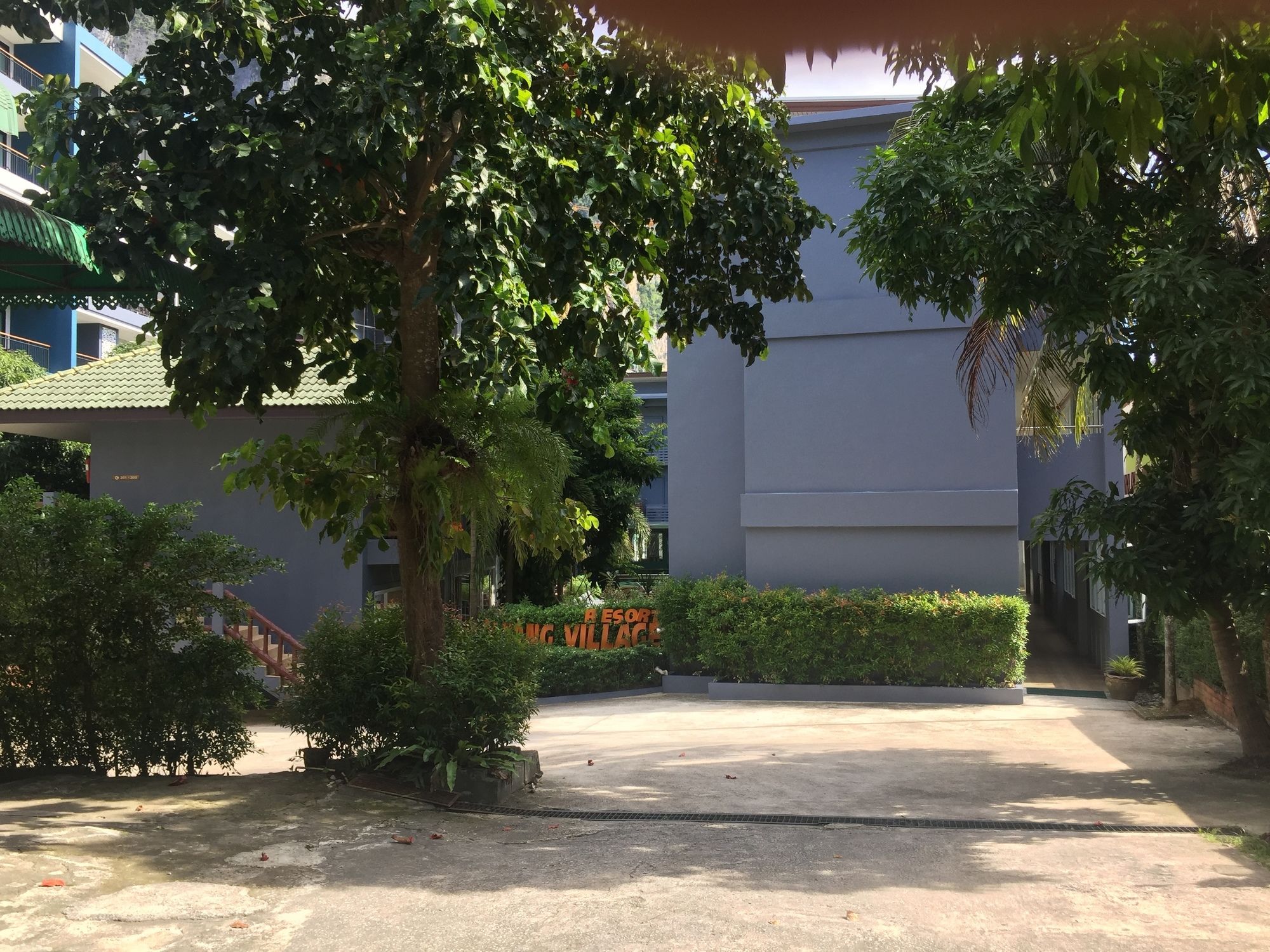 Фото Aonang Village Resort by Bunk