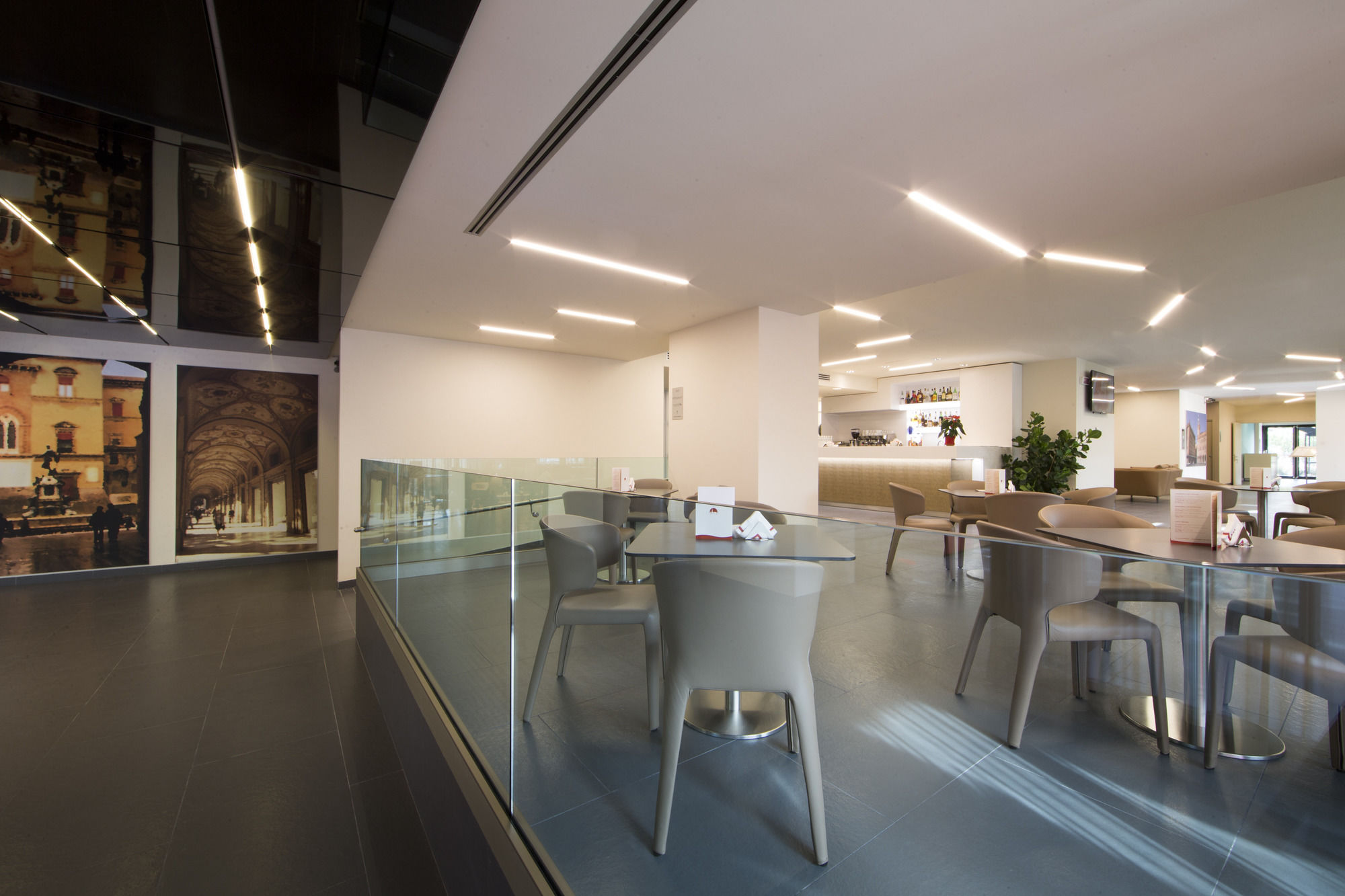 Фото Unahotels Bologna Fiera