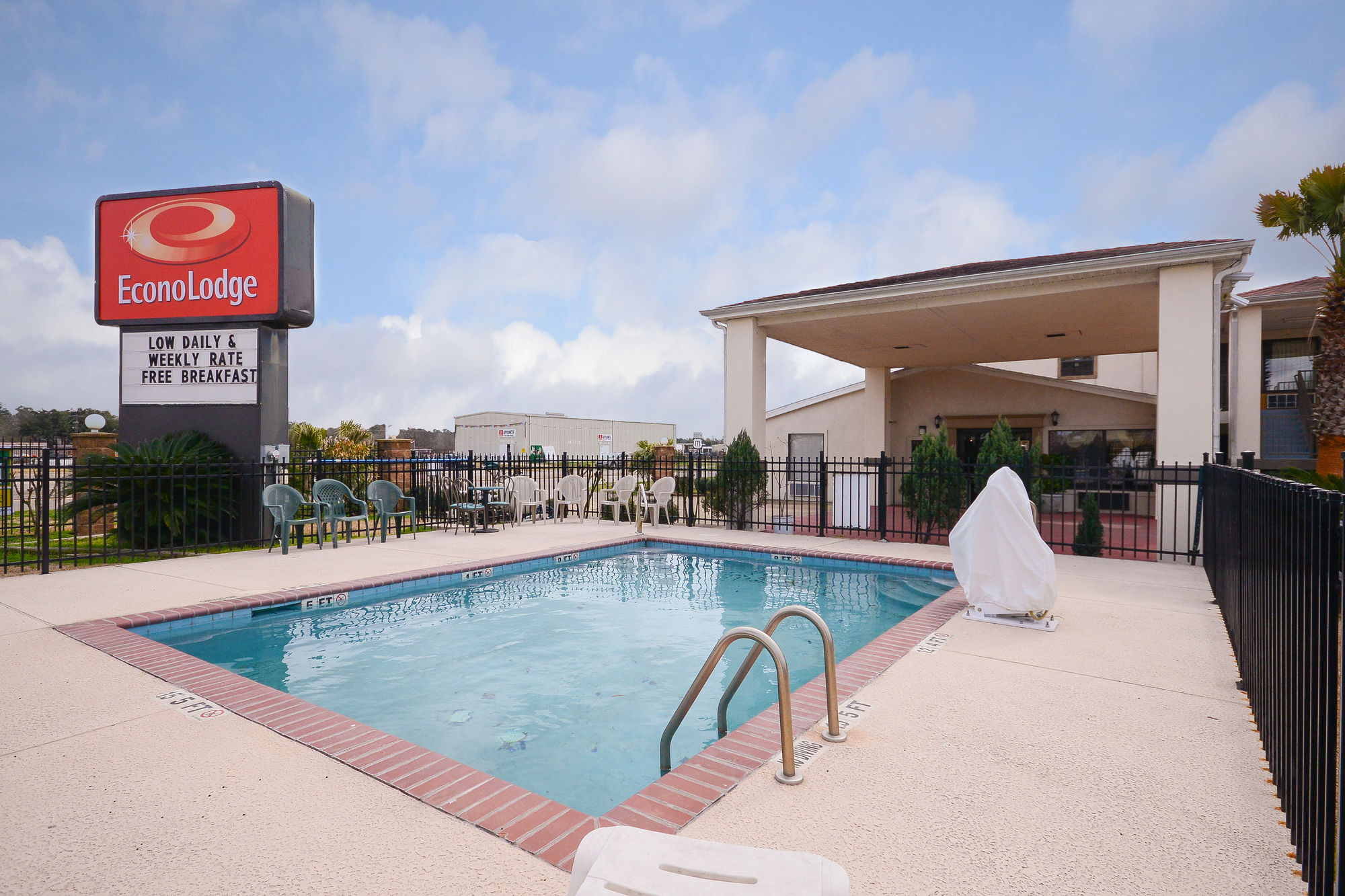 Фото Econo Lodge Lake Charles University Area