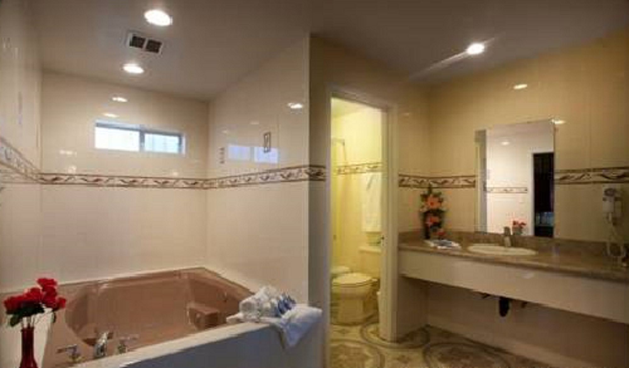 Фото Palace Inn Oxnard