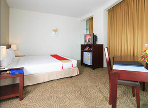 Гостиница Golden Crown Grand Hotel