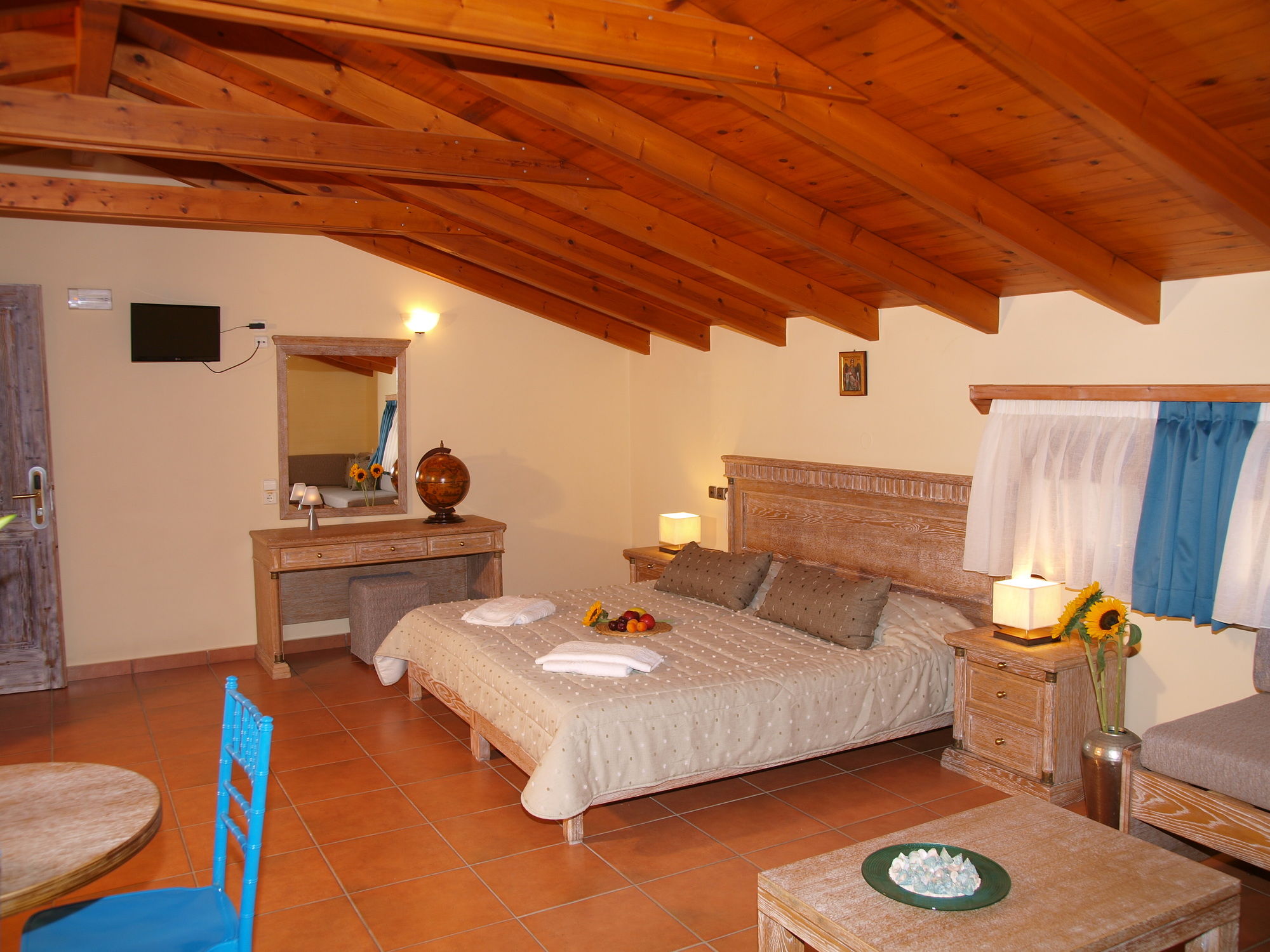 Фото Mylos Hotel Apartments