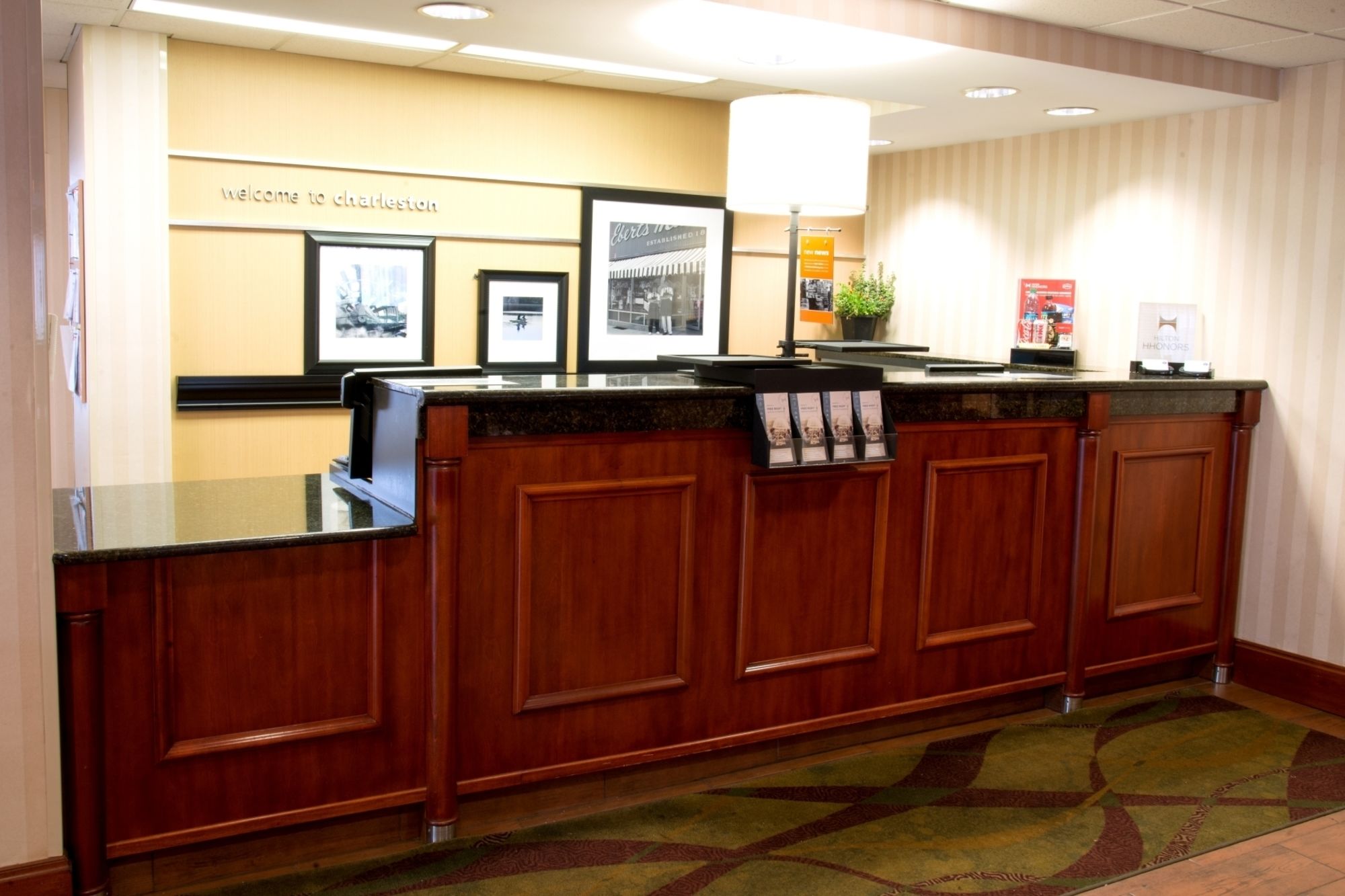 Фото Hampton Inn Charleston-Downtown