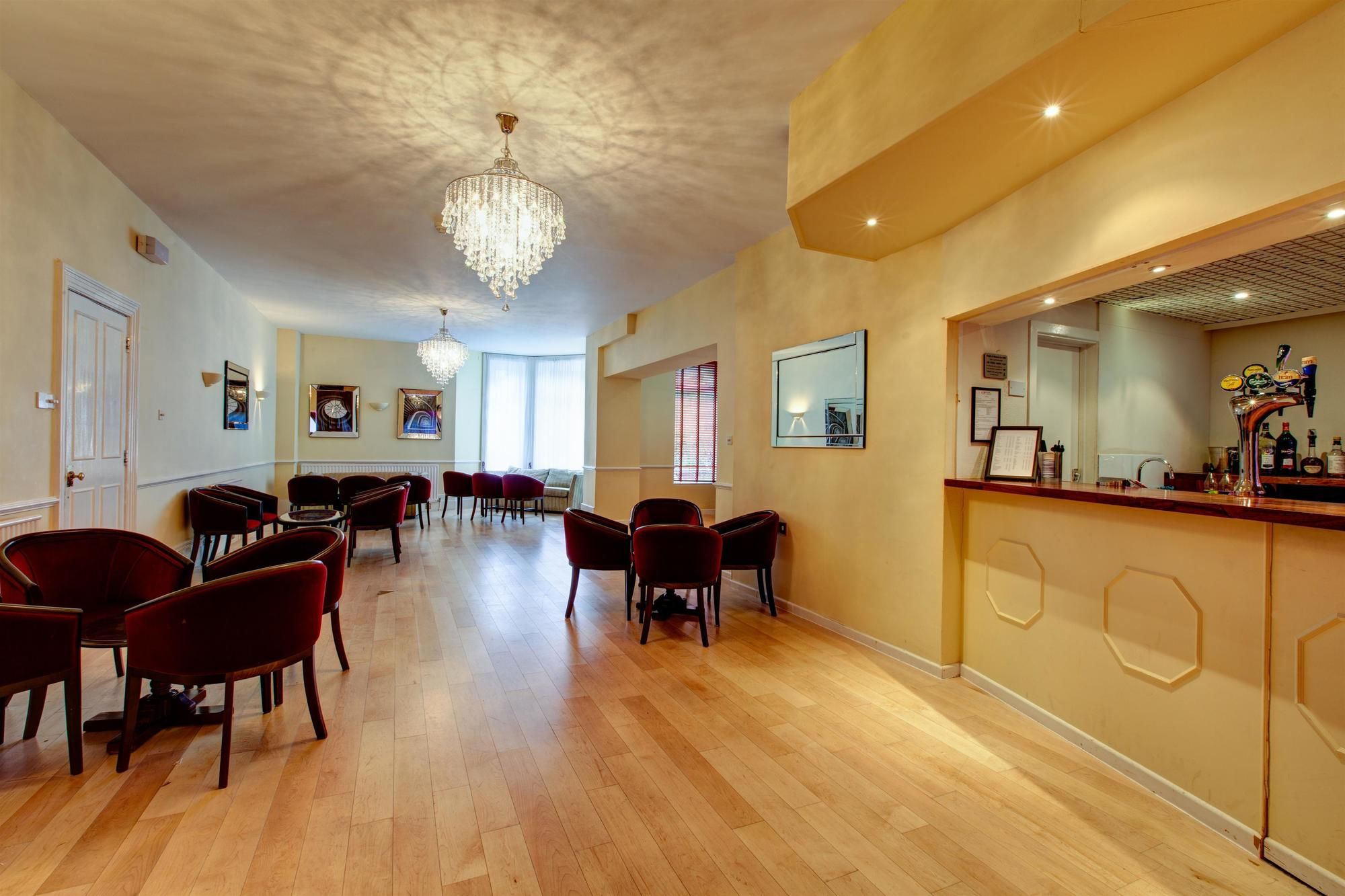 Фото Best Western Plus The Connaught Hotel & SPA