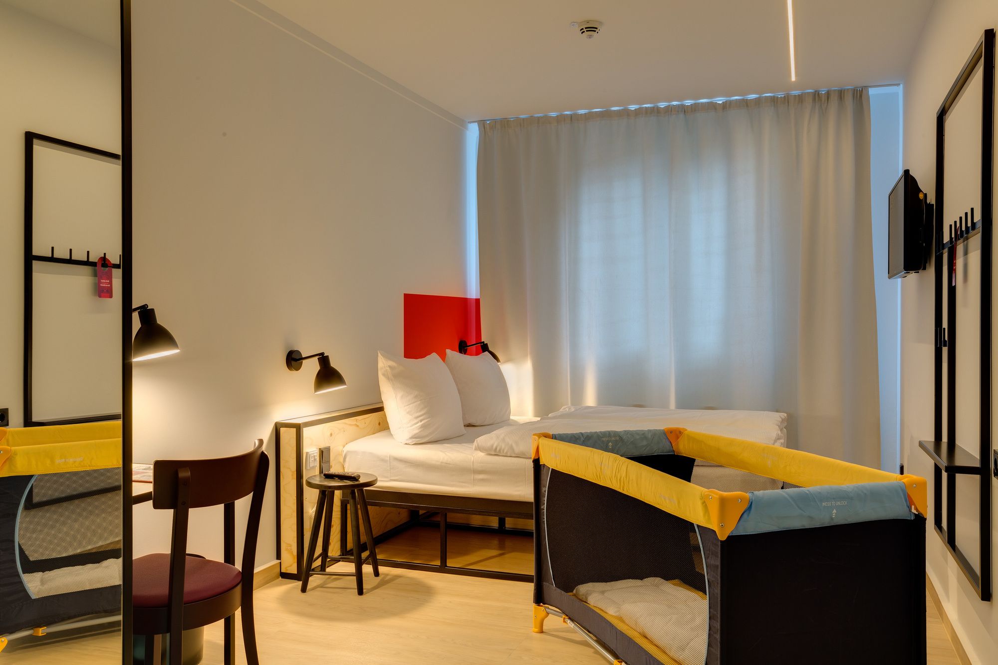 Фото Meininger Hotel Leipzig Hauptbahnhof