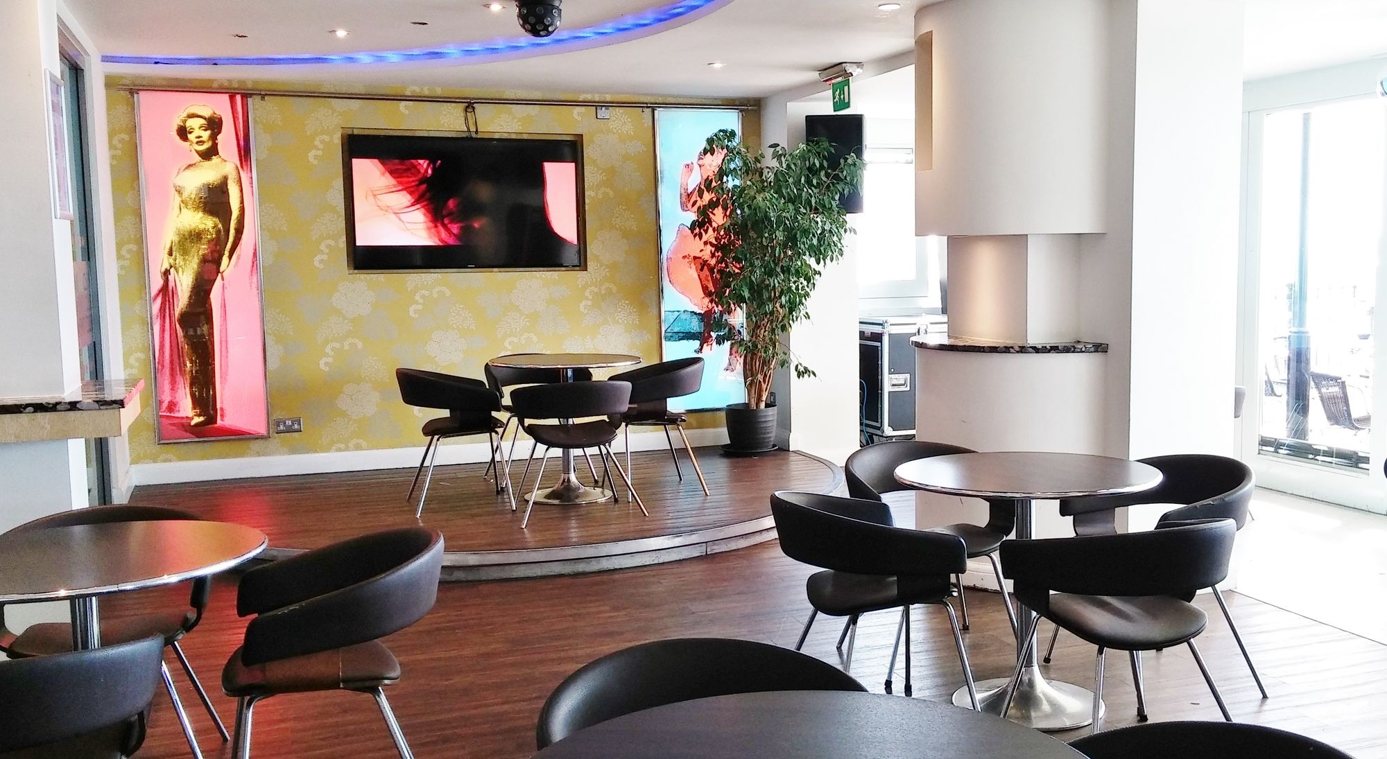 Фото Legends Hotel Brighton