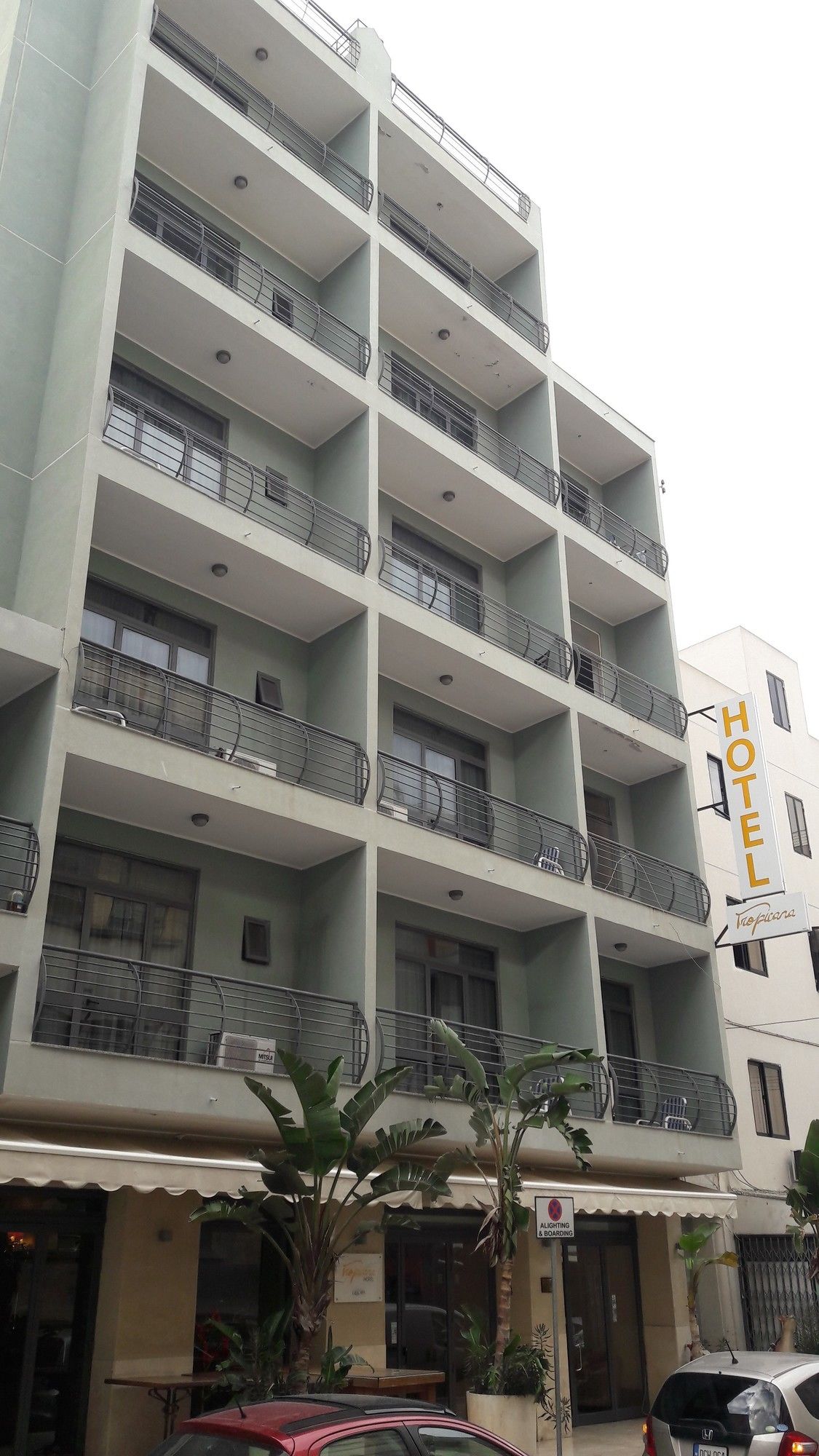 Фото Tropicana Hotel