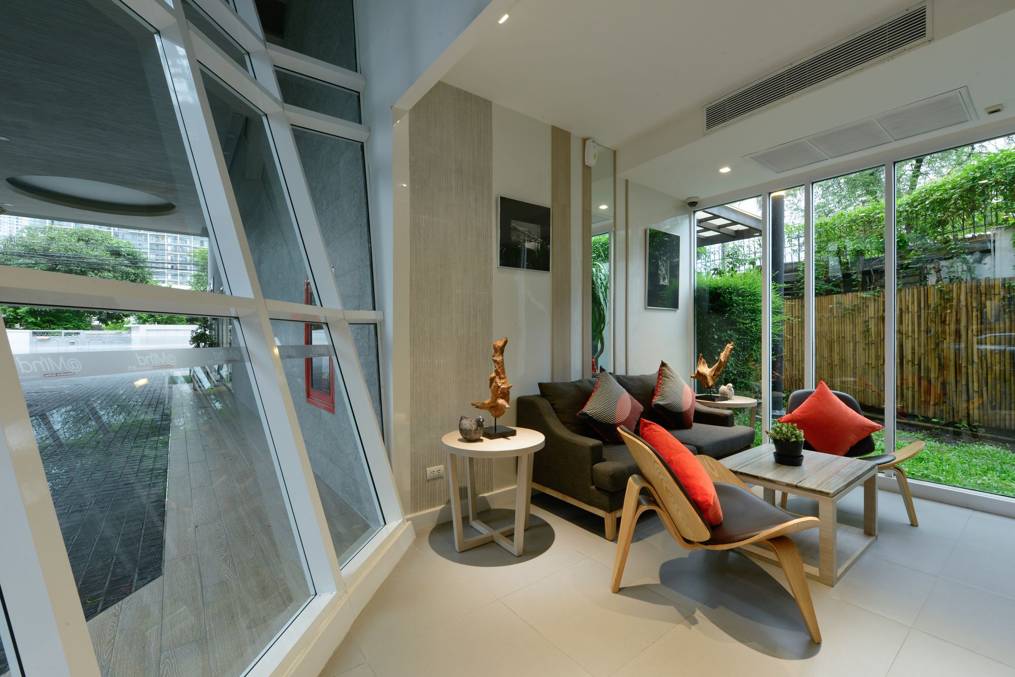 Фото Hotel Amber Sukhumvit 85