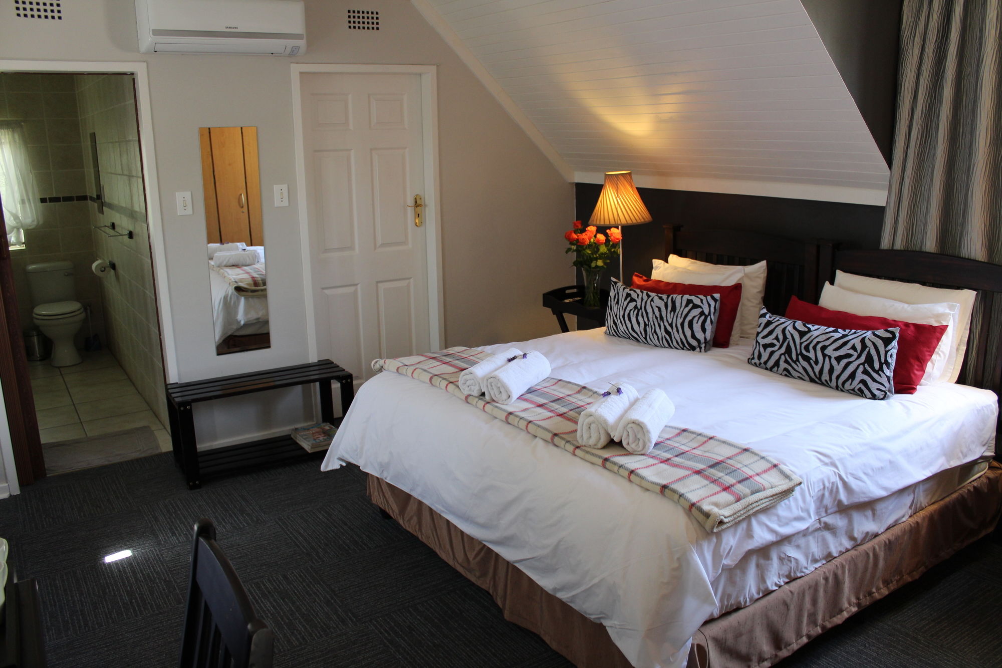 Фото 3Liebeloft Guest House