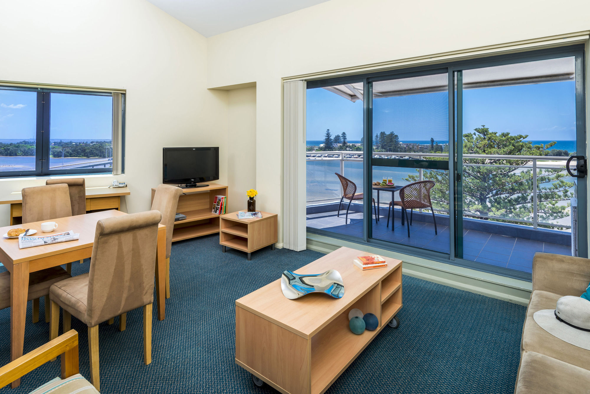 Фото Oaks Waterfront Resort