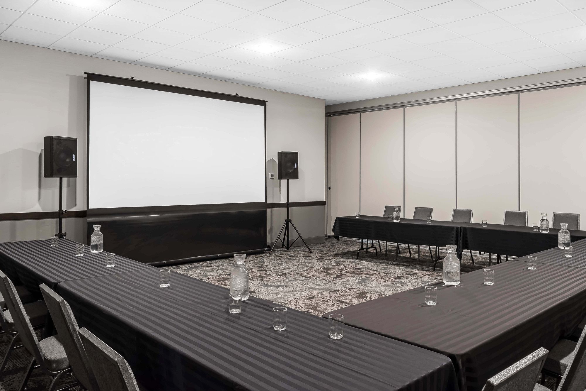 Фото Copper King Convention Center, Ascend Hotel Collection