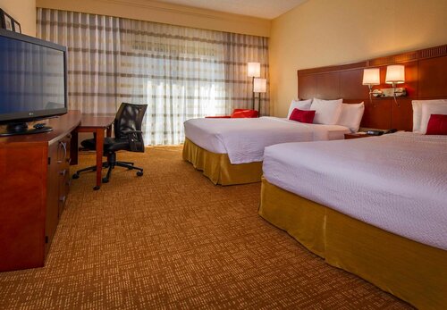 Гостиница Courtyard by Marriott Virginia Beach Norfolk в Вирджиния-Бич