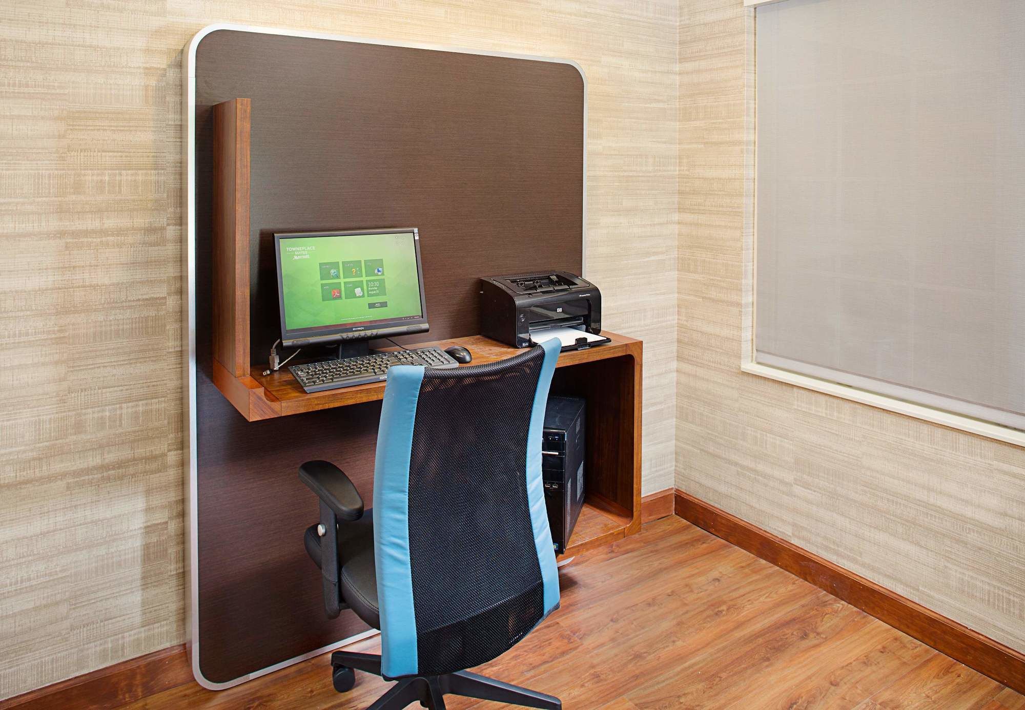 Фото TownePlace Suites by Marriott Manchester