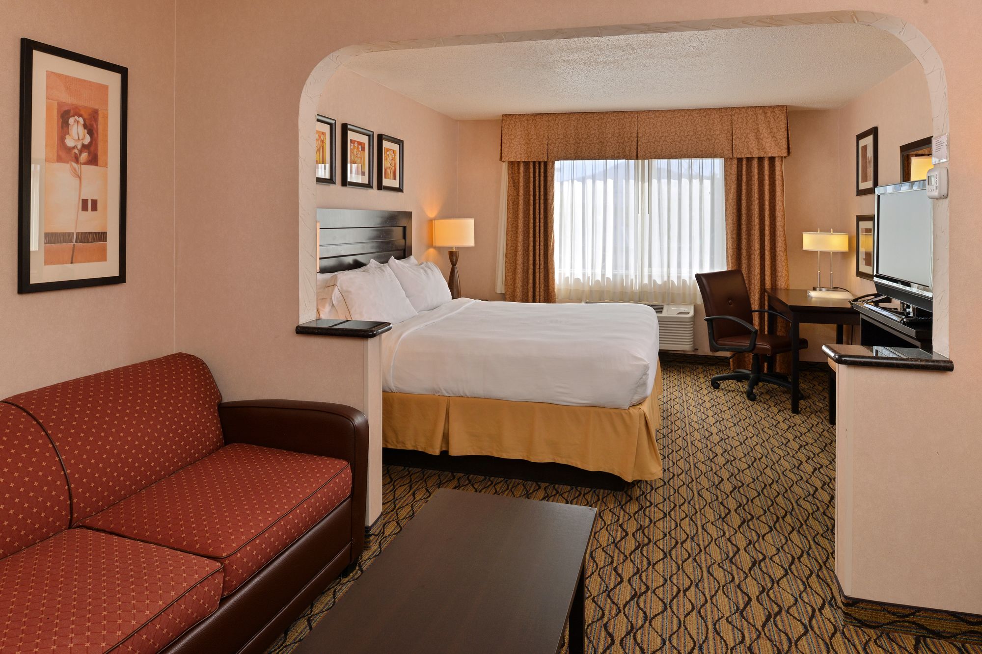 Фото Clarion Pointe Medford