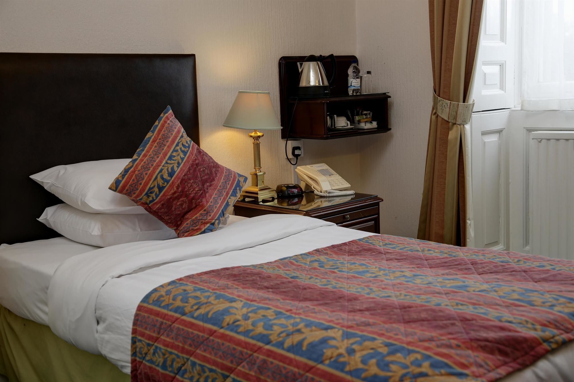 Фото Lochardil House Hotel