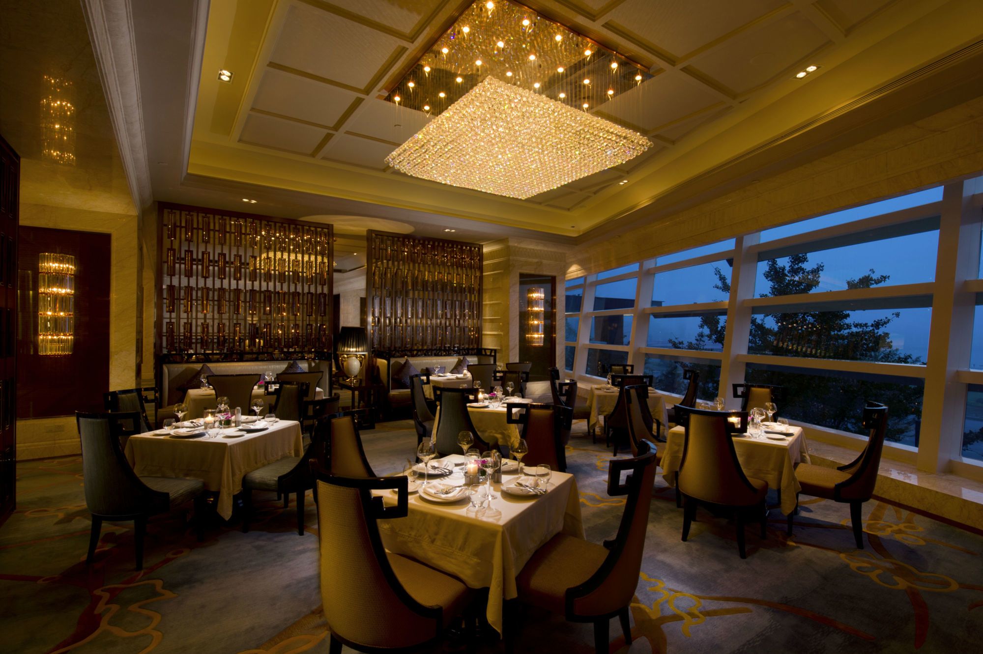 Фото Conrad Dalian