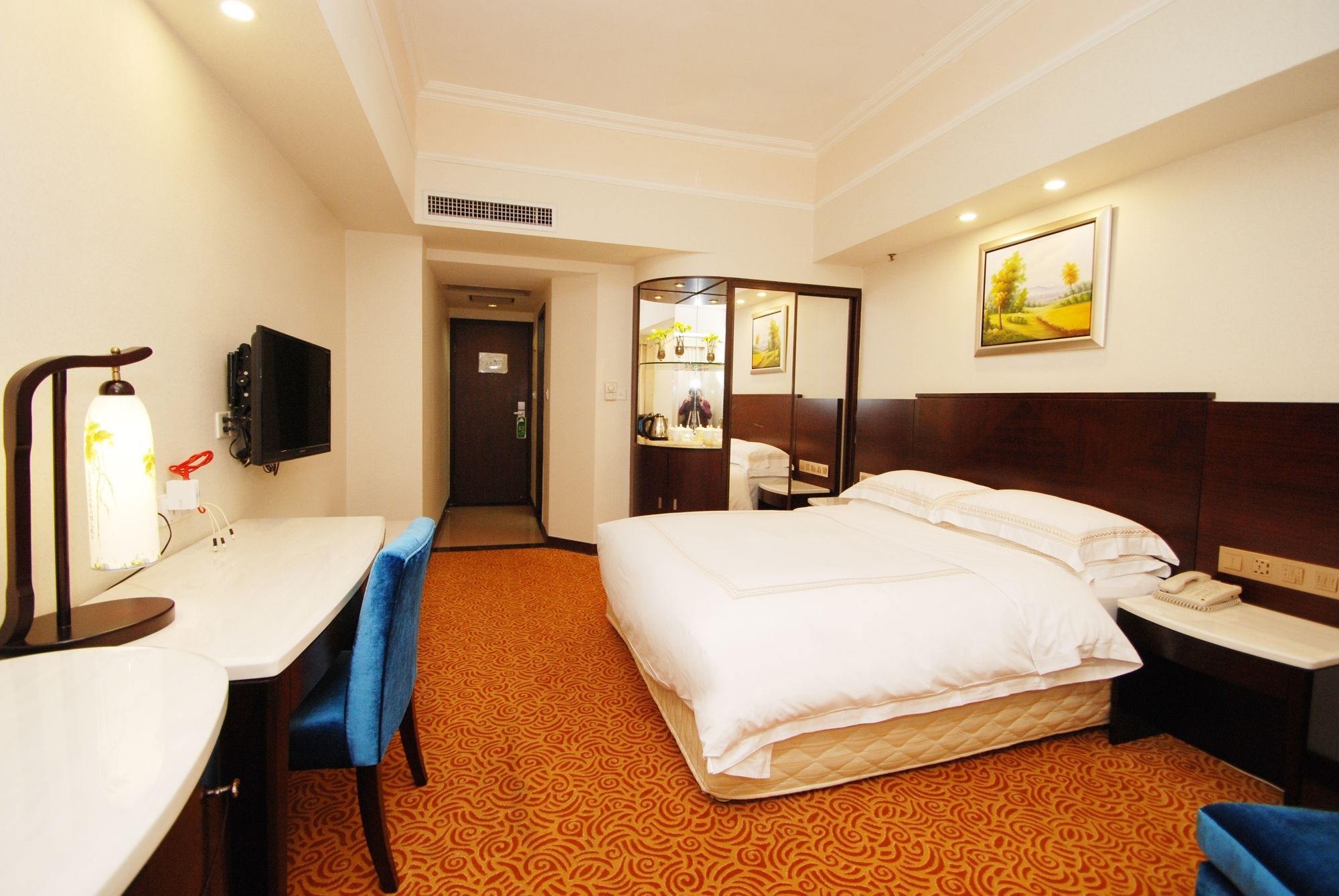 Фото Overseas Chinese Friendship Hotel