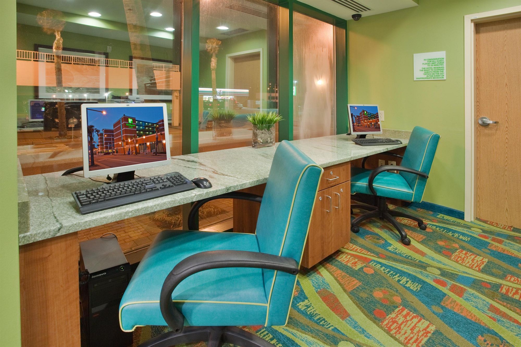 Фото Holiday Inn & Suites Virginia Beach North Beach, an Ihg Hotel