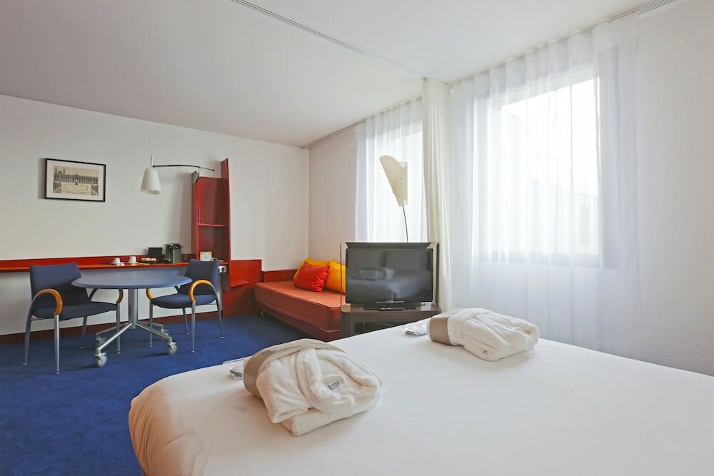 Фото Novotel Suites Nancy Centre