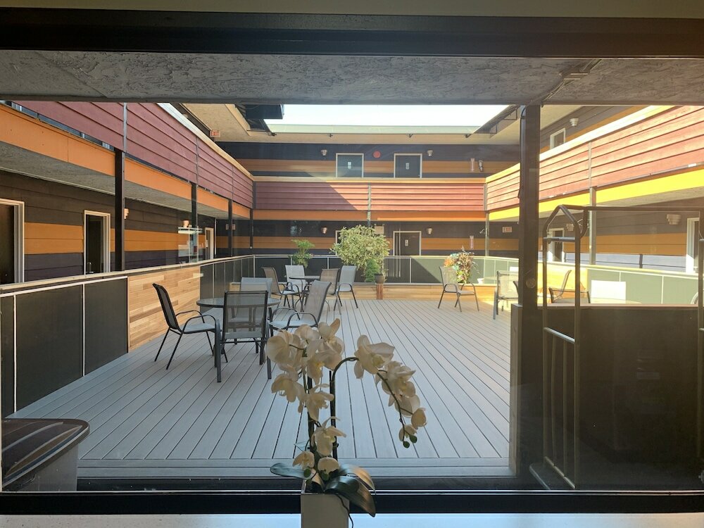 Фото The New 401 Inn